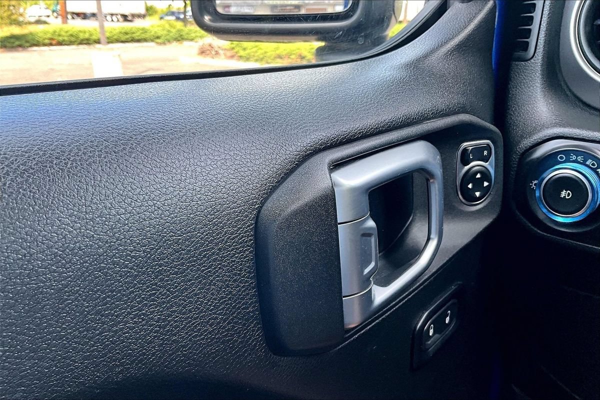 Used 2020 Jeep Wrangler Unlimited Sport S AWD/4WD image 31