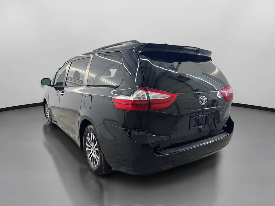 Used 2019 Toyota Sienna XLE FWD image 7