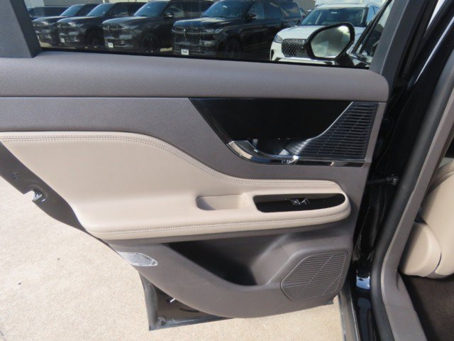 Certified 2022 Lincoln Corsair FWD w/ Premium Package image 18