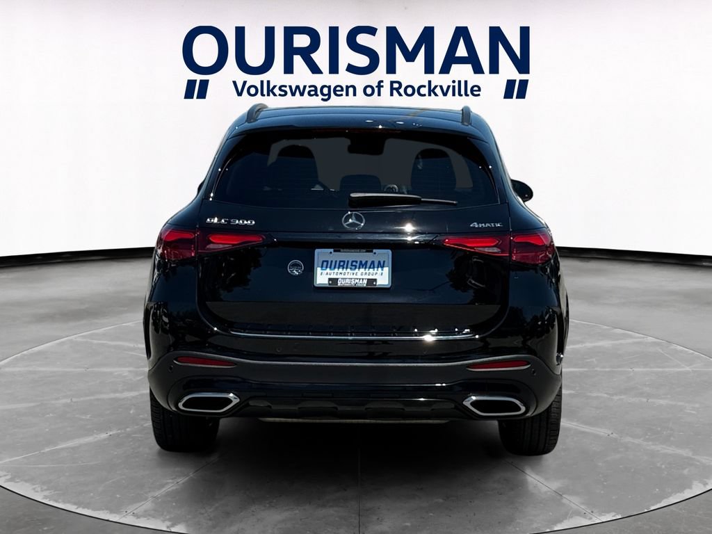 Used 2025 Mercedes-Benz GLC 300 4MATIC image 5