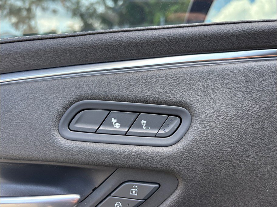 Used 2022 Cadillac Escalade Luxury RWD image 36