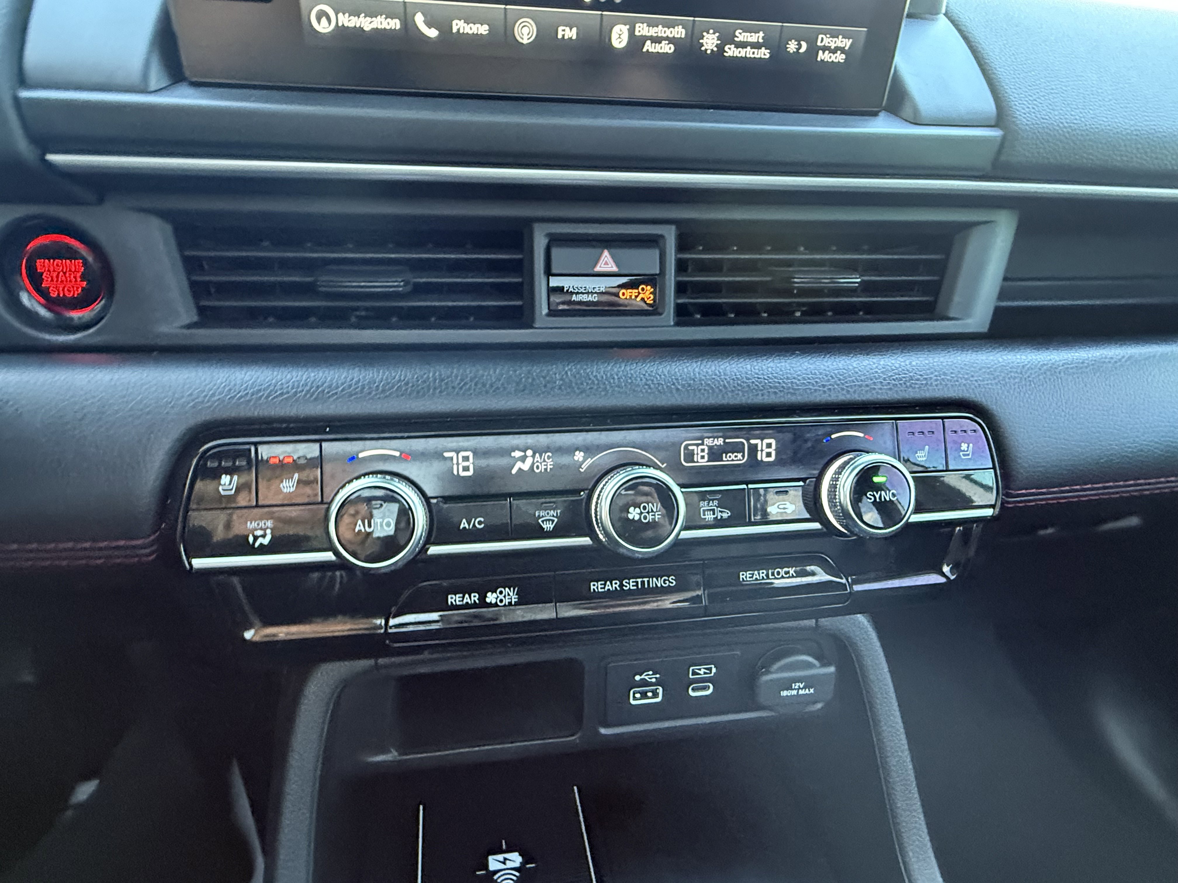 Used 2025 Honda Pilot Black Edition image 11