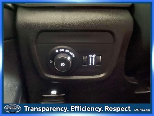 Used 2023 Jeep Grand Cherokee L Limited AWD/4WD image 22