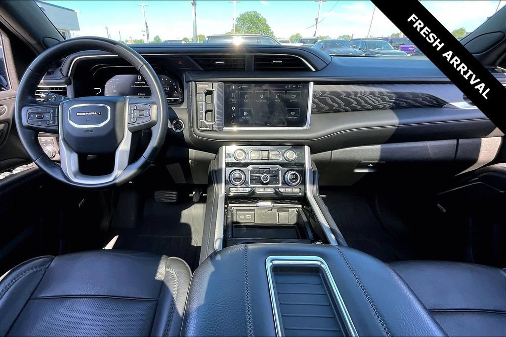 Used 2023 GMC Yukon XL Denali AWD/4WD image 5