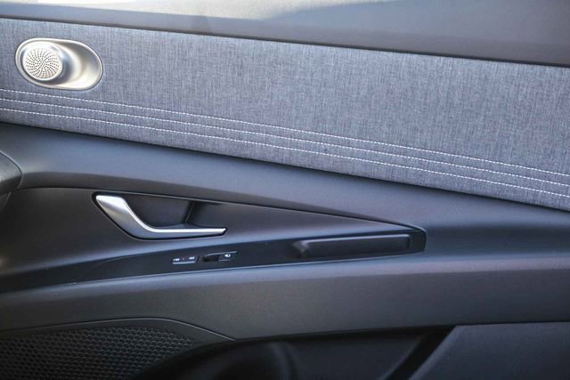 New 2026 Hyundai Elantra Limited FWD image 24