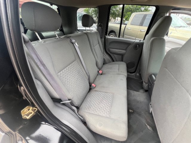 Used 2006 Jeep Liberty Sport RWD image 12