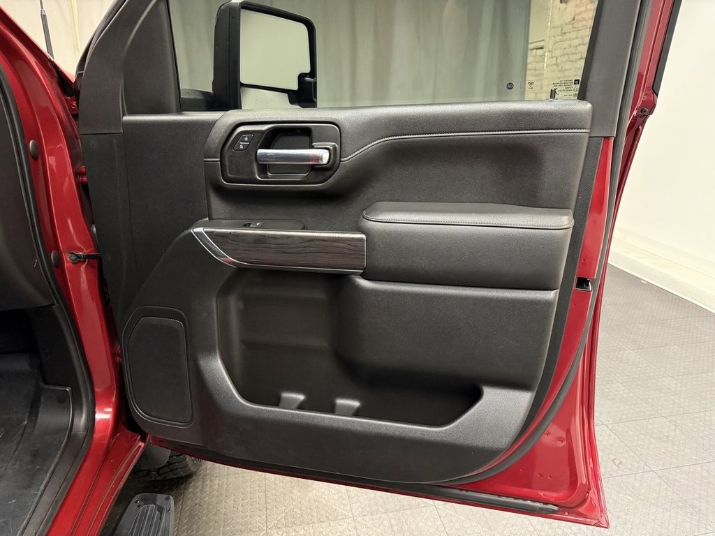 Used 2020 Chevrolet Silverado 2500 LTZ image 17