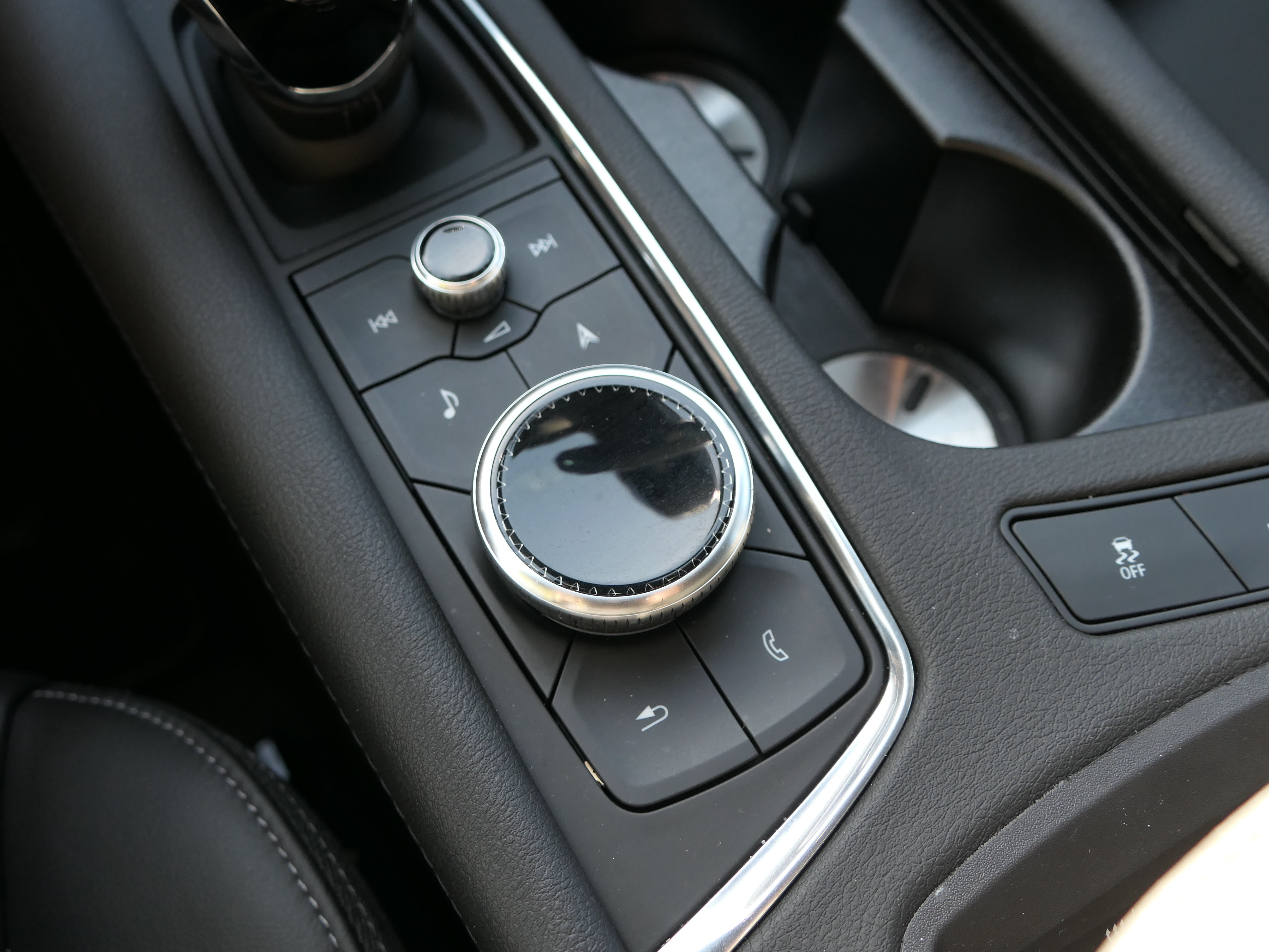 New 2025 Cadillac XT6 Premium Luxury FWD image 23
