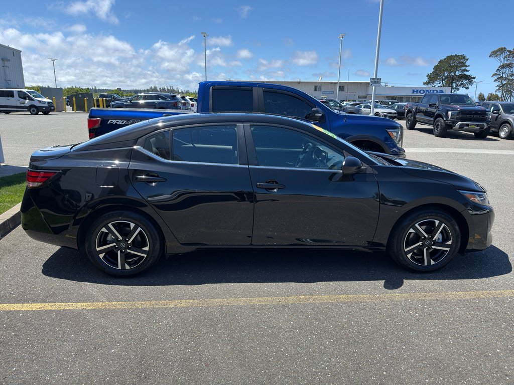 Used 2024 Nissan Sentra SV FWD image 4