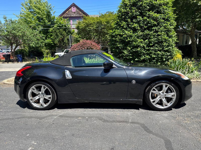 Used 2010 Nissan 370Z Touring w/ Sport Pkg RWD image 8