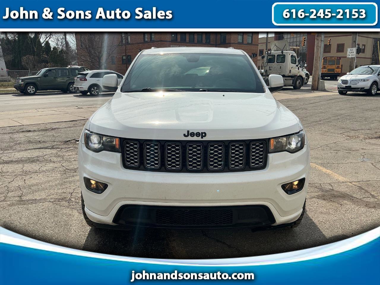 Used 2018 Jeep Grand Cherokee Altitude image 1