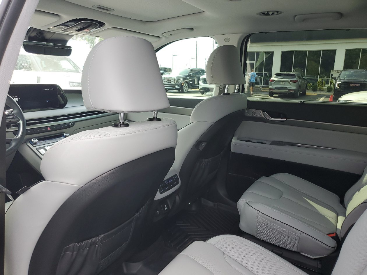 Used 2024 Hyundai Palisade SEL w/ Premium Package AWD/4WD image 9
