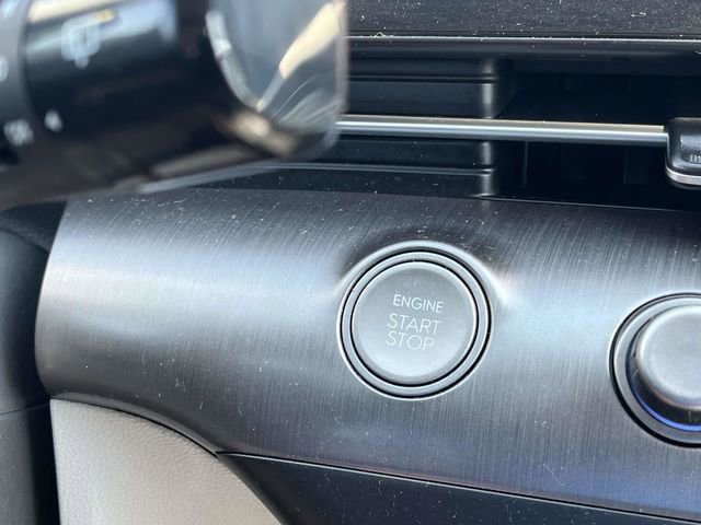 Used 2024 Hyundai Kona SE image 30