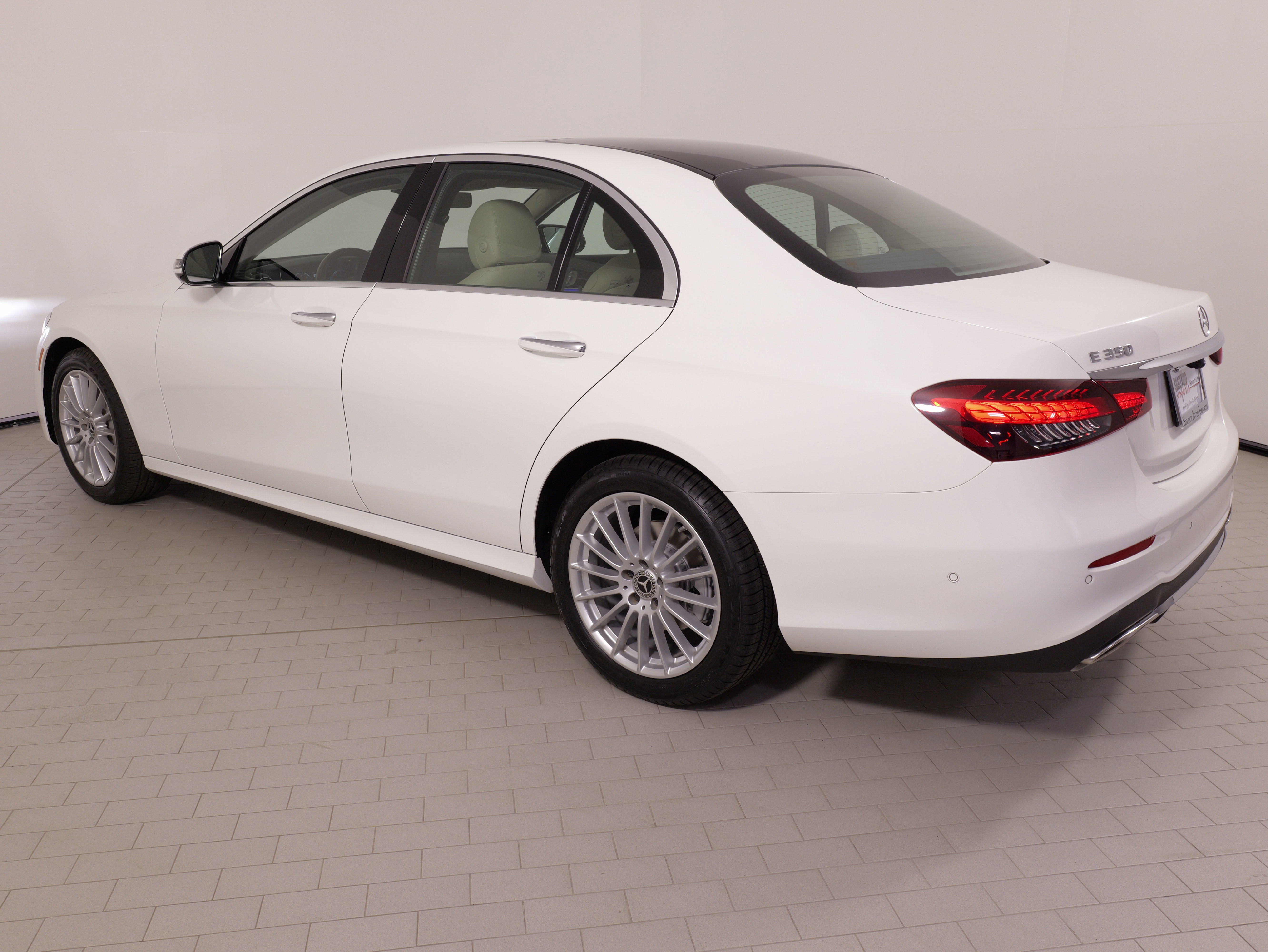 Used 2021 Mercedes-Benz E 350 4MATIC Sedan w/ Premium Package image 16