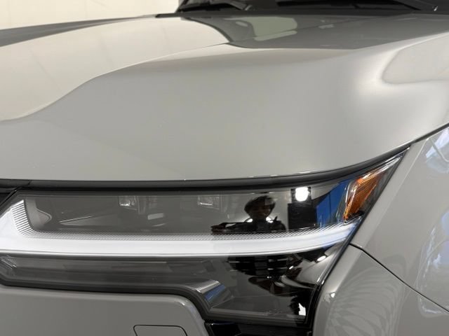 Used 2024 Lexus GX 550 w/ Accessory Package (2T) AWD/4WD image 16