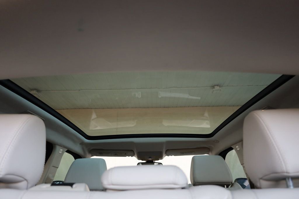 Used 2015 Land Rover Range Rover Evoque Pure Plus image 13