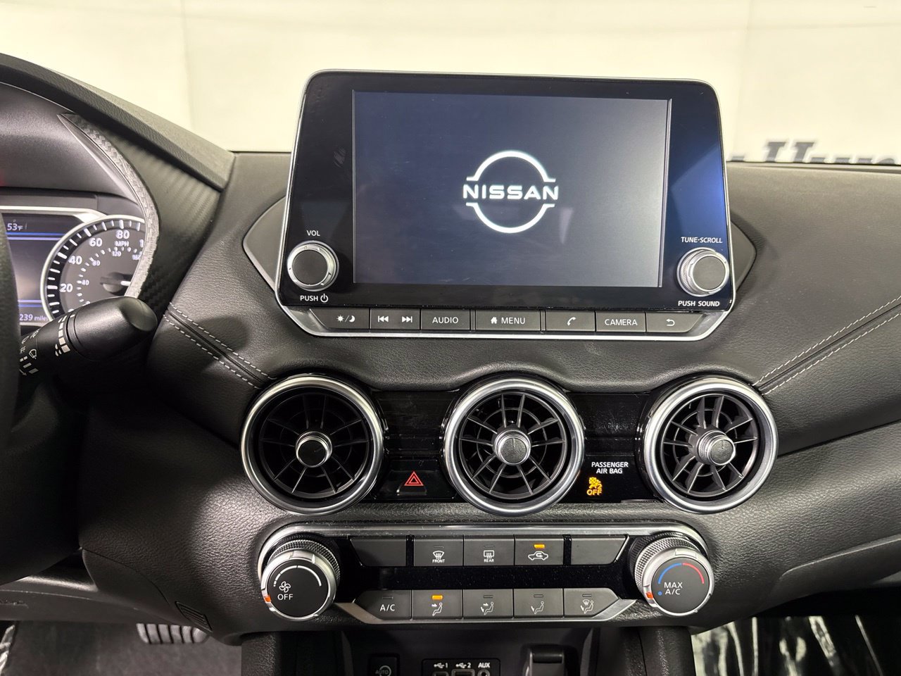 Used 2024 Nissan Sentra SV FWD image 17