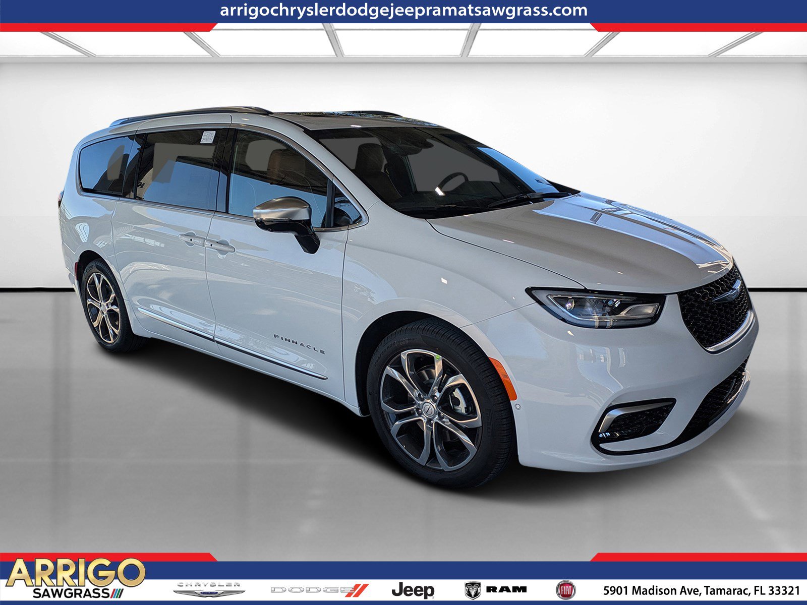 New 2026 Chrysler Pacifica Pinnacle w/ Trailer Tow Group