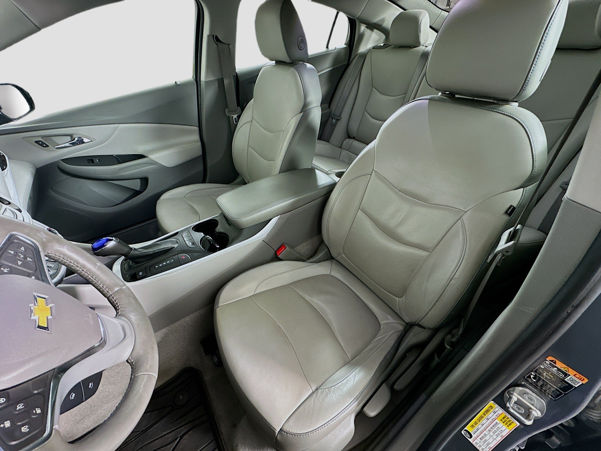 Used 2018 Chevrolet Volt LT w/ Comfort Package FWD image 13