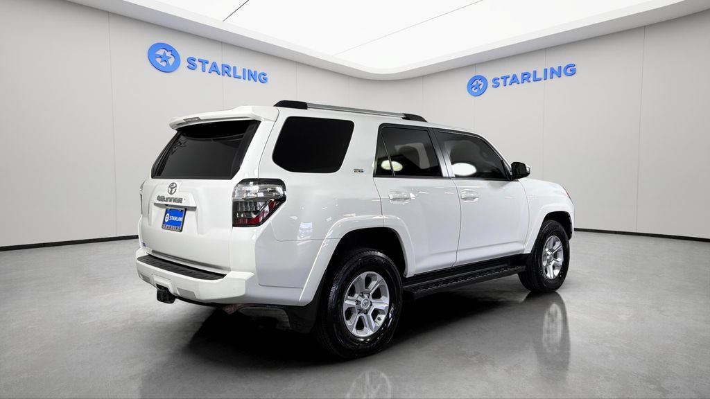 Used 2019 Toyota 4Runner SR5 AWD/4WD image 9