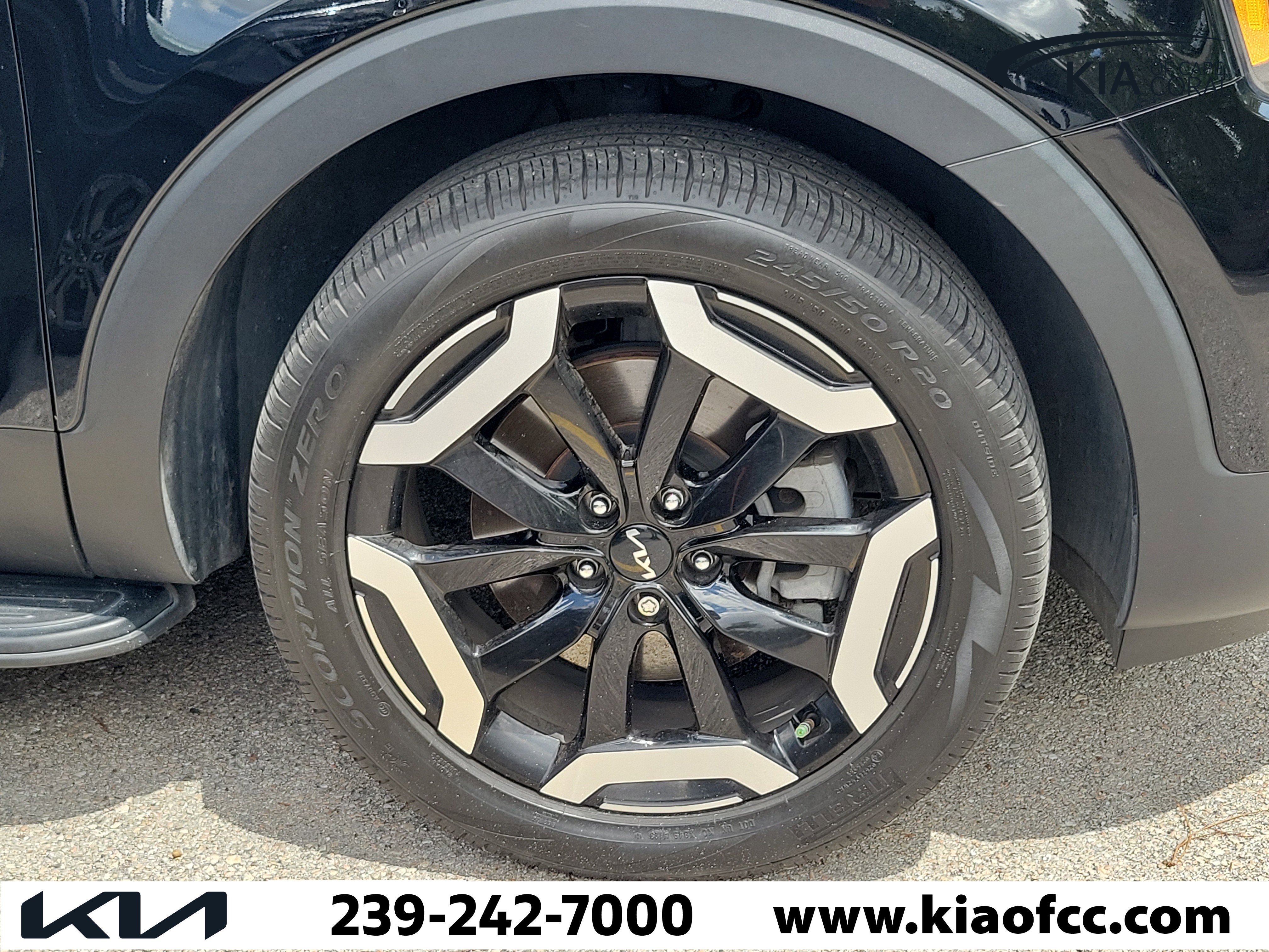 Certified 2024 Kia Telluride EX w/ EX Captain's Chair Package image 10