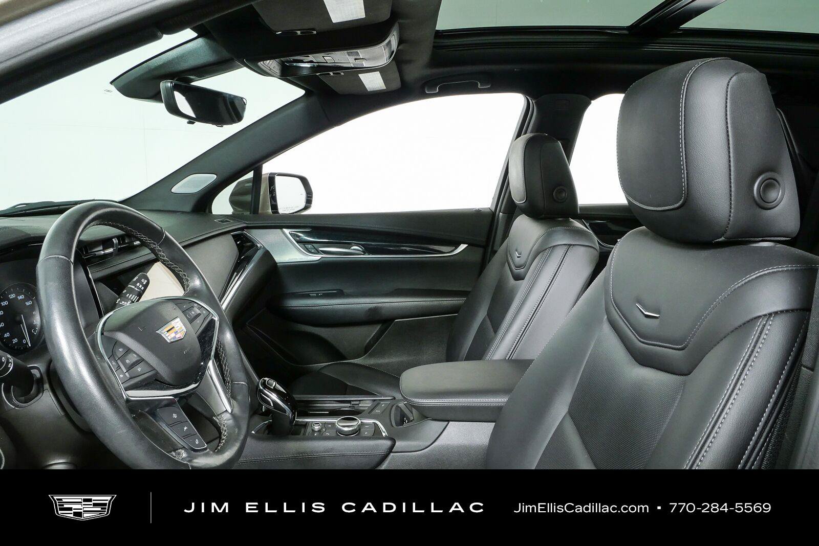 Used 2023 Cadillac XT5 Premium Luxury w/ Technology Package FWD image 5