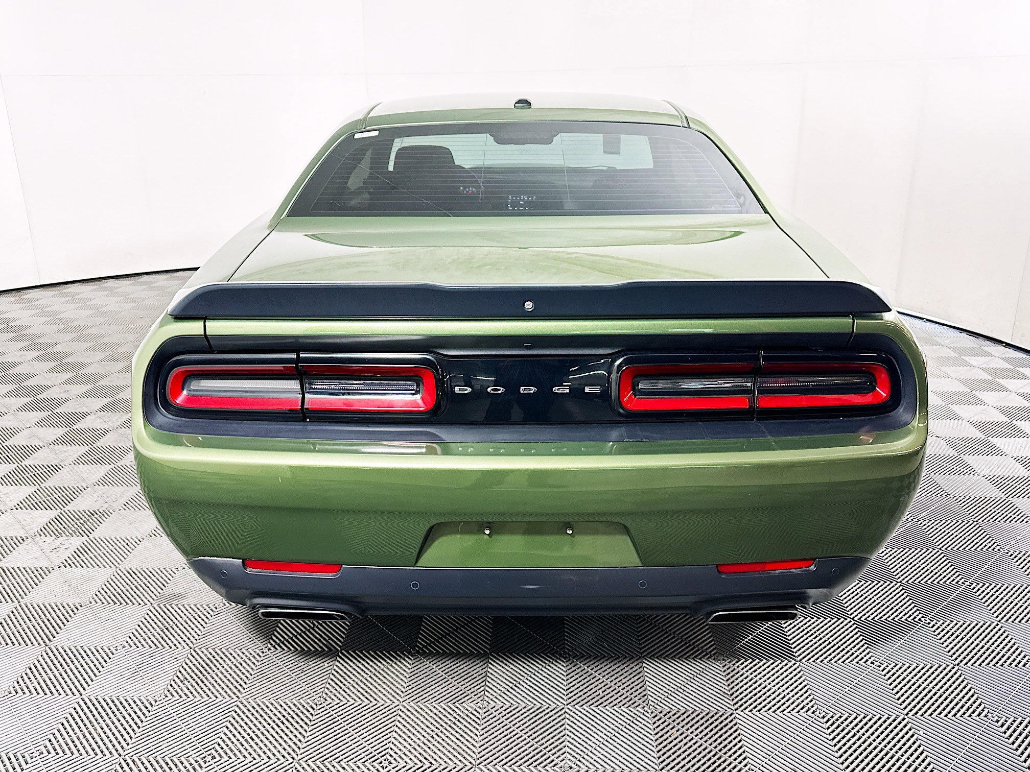 Used 2019 Dodge Challenger R/T image 4