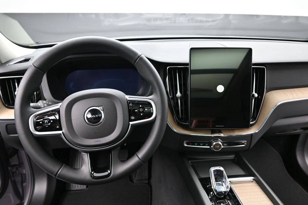 New 2026 Volvo XC60 B5 Core w/ Climate Package AWD/4WD image 32