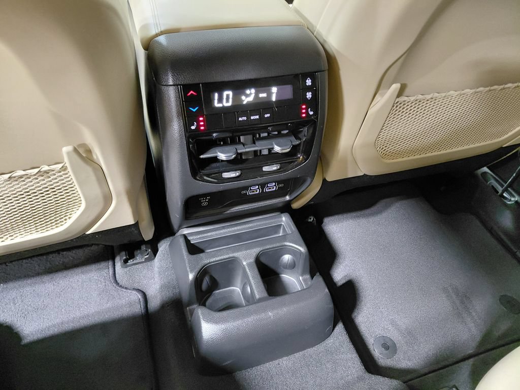 Used 2023 Jeep Grand Cherokee L Limited AWD/4WD image 44