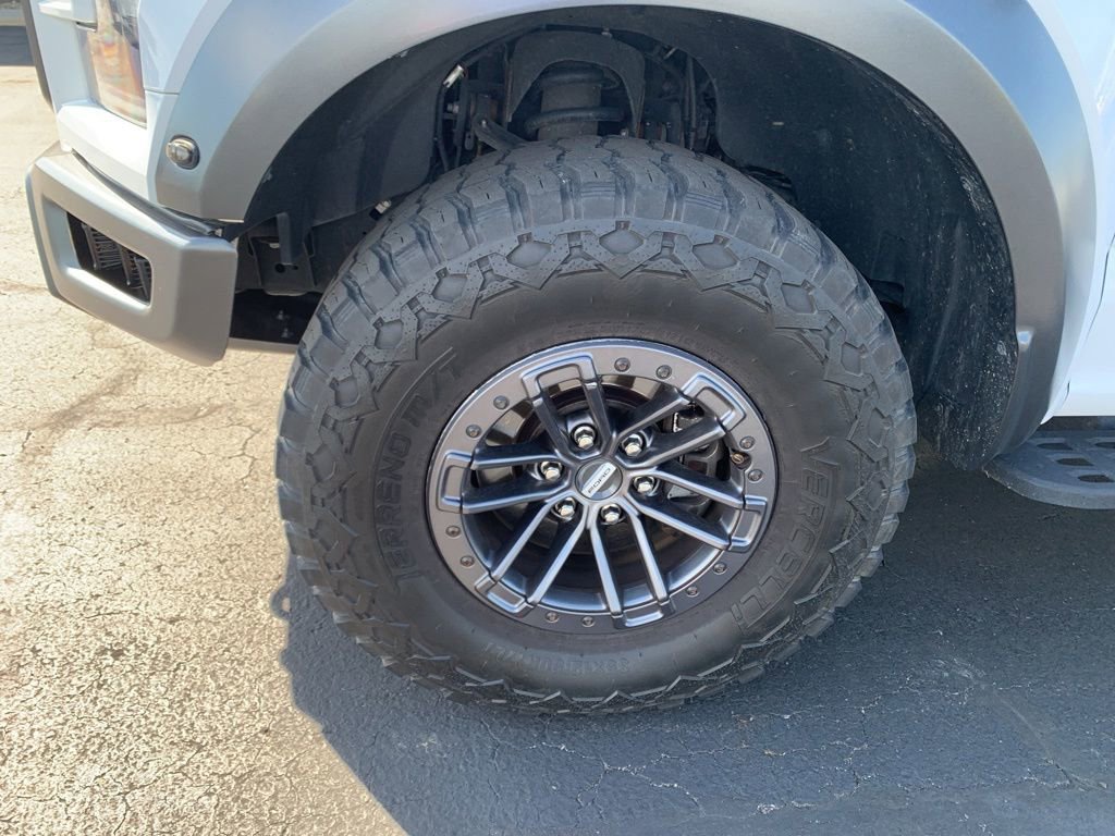 Used 2019 Ford F150 Raptor w/ Equipment Group 802A Luxury AWD/4WD image 24