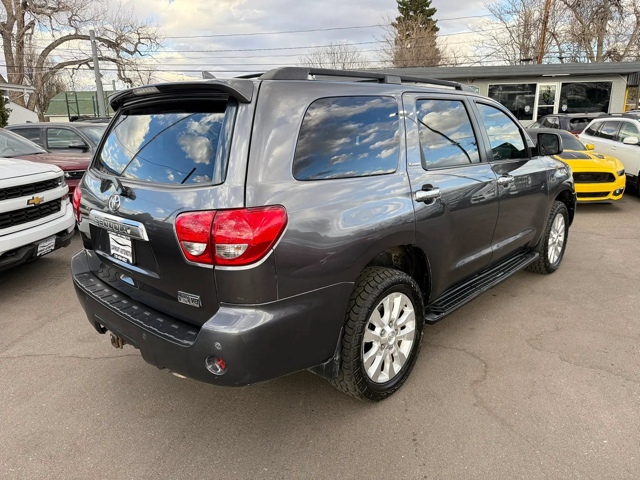 Used 2014 Toyota Sequoia Platinum w/ Preferred Accessory Package AWD/4WD image 9