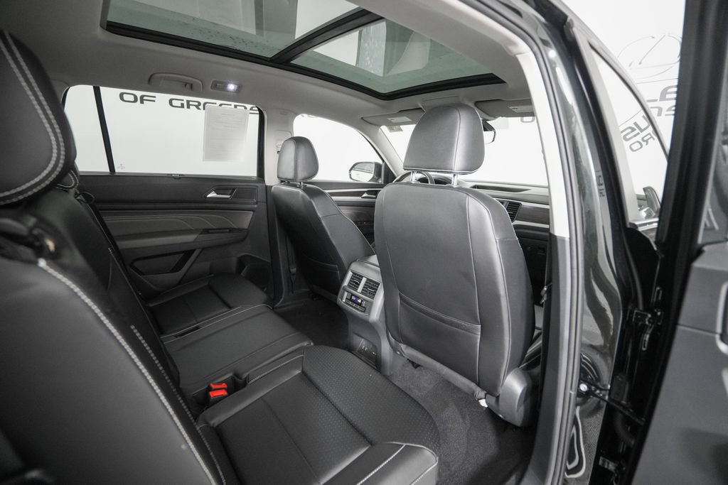 Used 2021 Volkswagen Atlas SE w/ Panoramic Sunroof Package FWD image 18