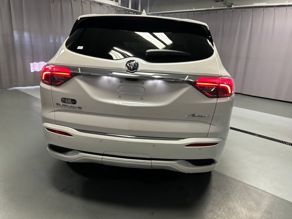 Used 2022 Buick Enclave Avenir FWD image 6