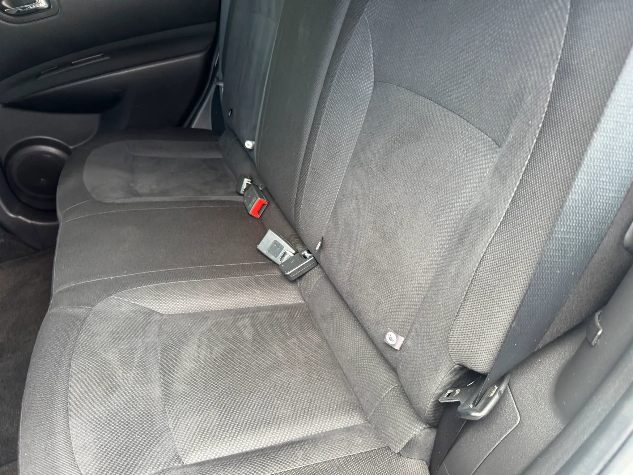 Used 2015 Nissan Rogue S image 19