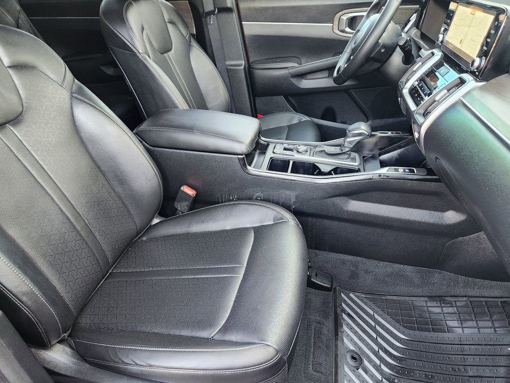 Certified 2023 Kia Sorento EX w/ Panoramic Sunroof Package image 13