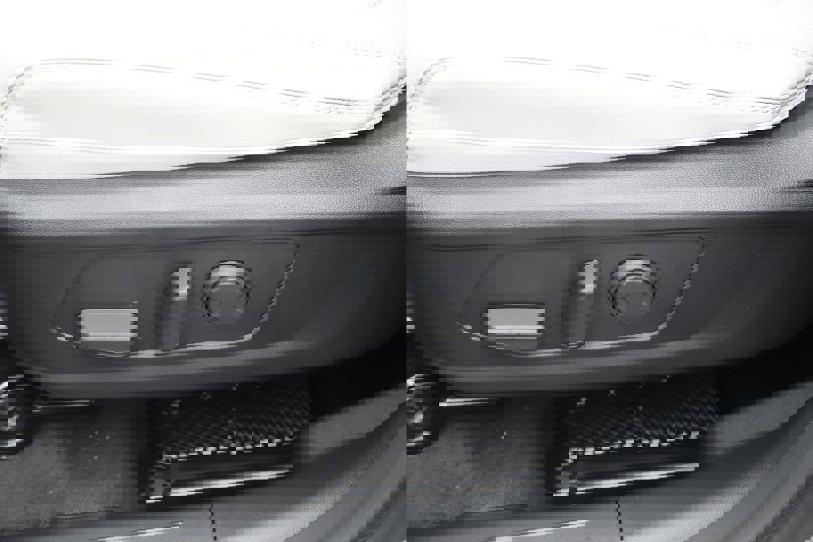 New 2026 Hyundai Tucson Limited image 16