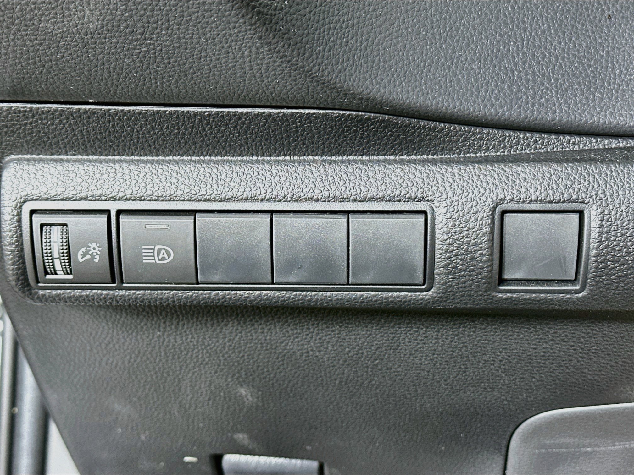 Used 2022 Toyota Corolla LE FWD image 17