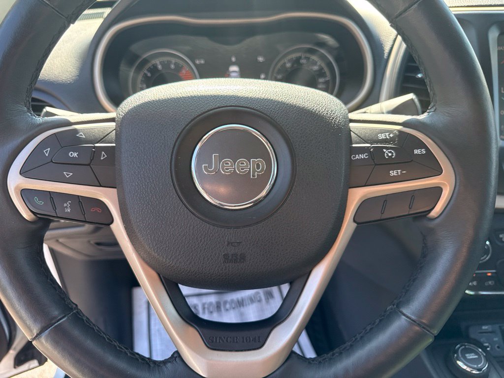 Used 2016 Jeep Cherokee Limited AWD/4WD image 25