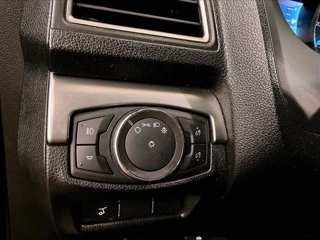 Used 2018 Ford Explorer XLT w/ Equipment Group 202A AWD/4WD image 32
