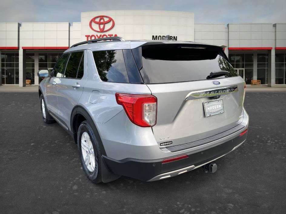 Used 2021 Ford Explorer XLT w/ Equipment Group 202A AWD/4WD image 7