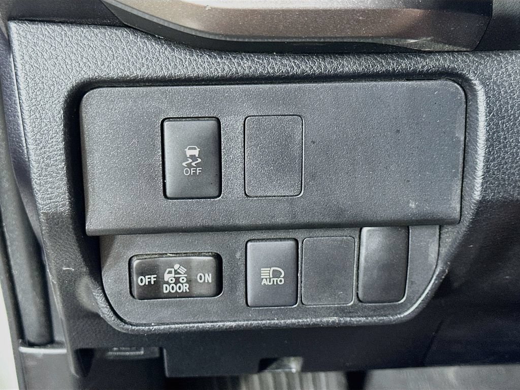 Used 2020 Toyota Tacoma SR5 RWD image 21