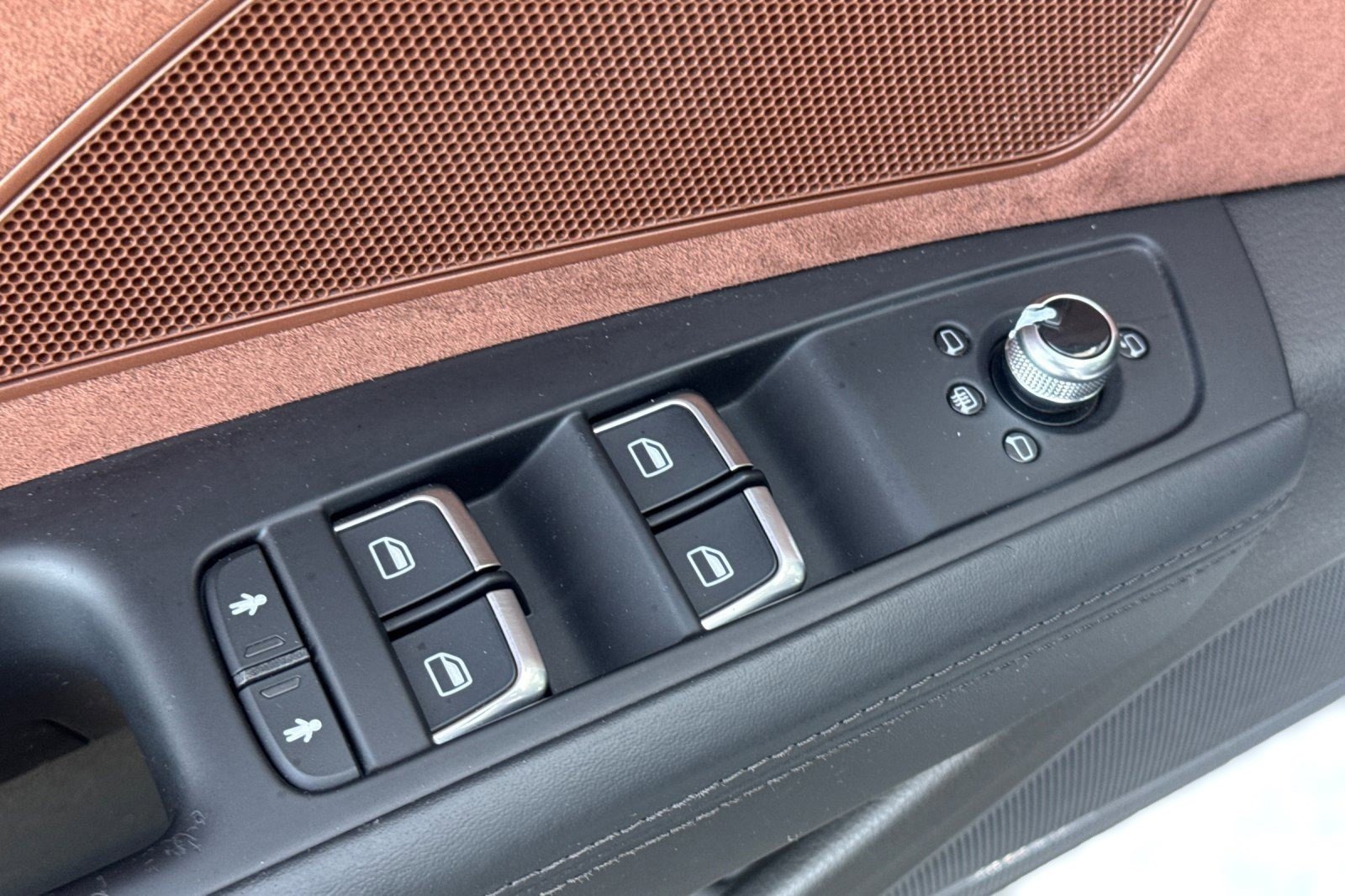 Used 2014 Audi A8 L 3.0T w/ Luxury Package image 12