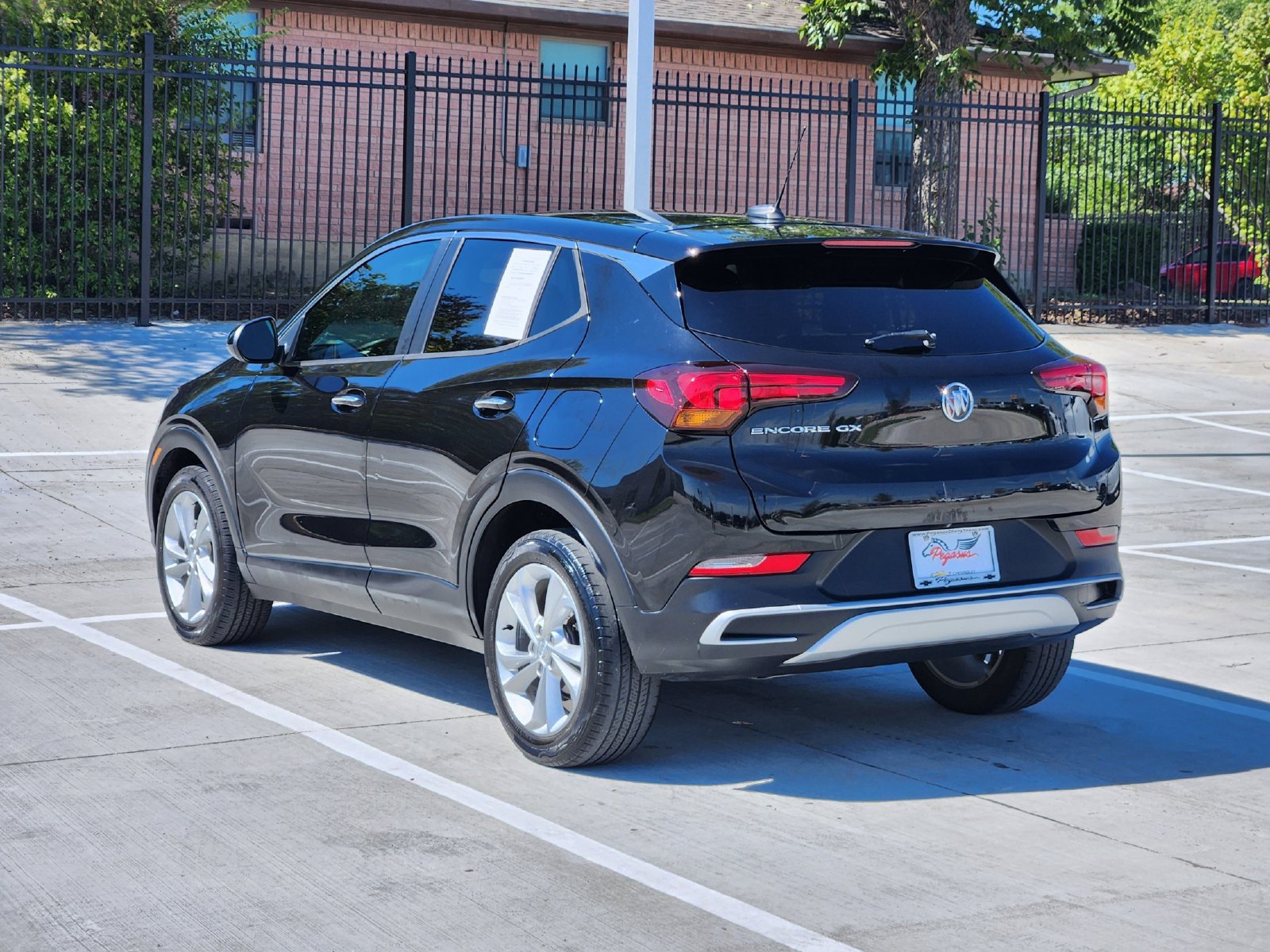 Used 2021 Buick Encore GX Preferred w/ Cold Weather Comfort Package FWD image 5