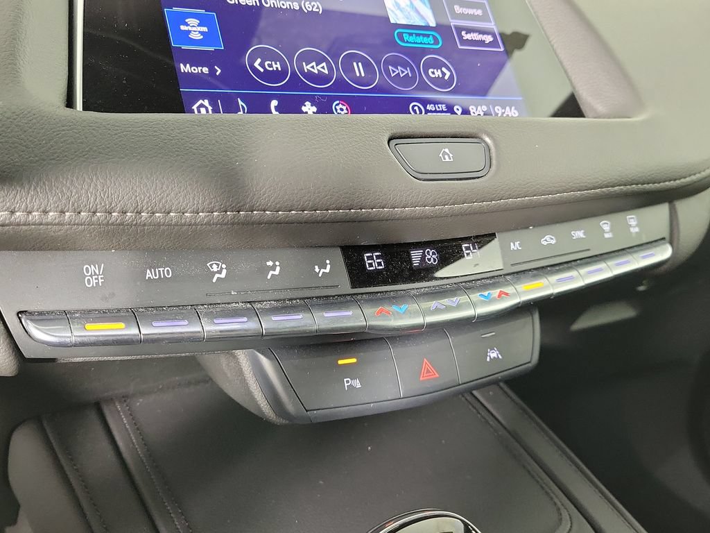 Certified 2023 Cadillac XT4 Premium Luxury AWD/4WD image 29