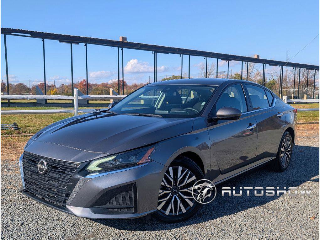 Used 2023 Nissan Altima 2.5 SV