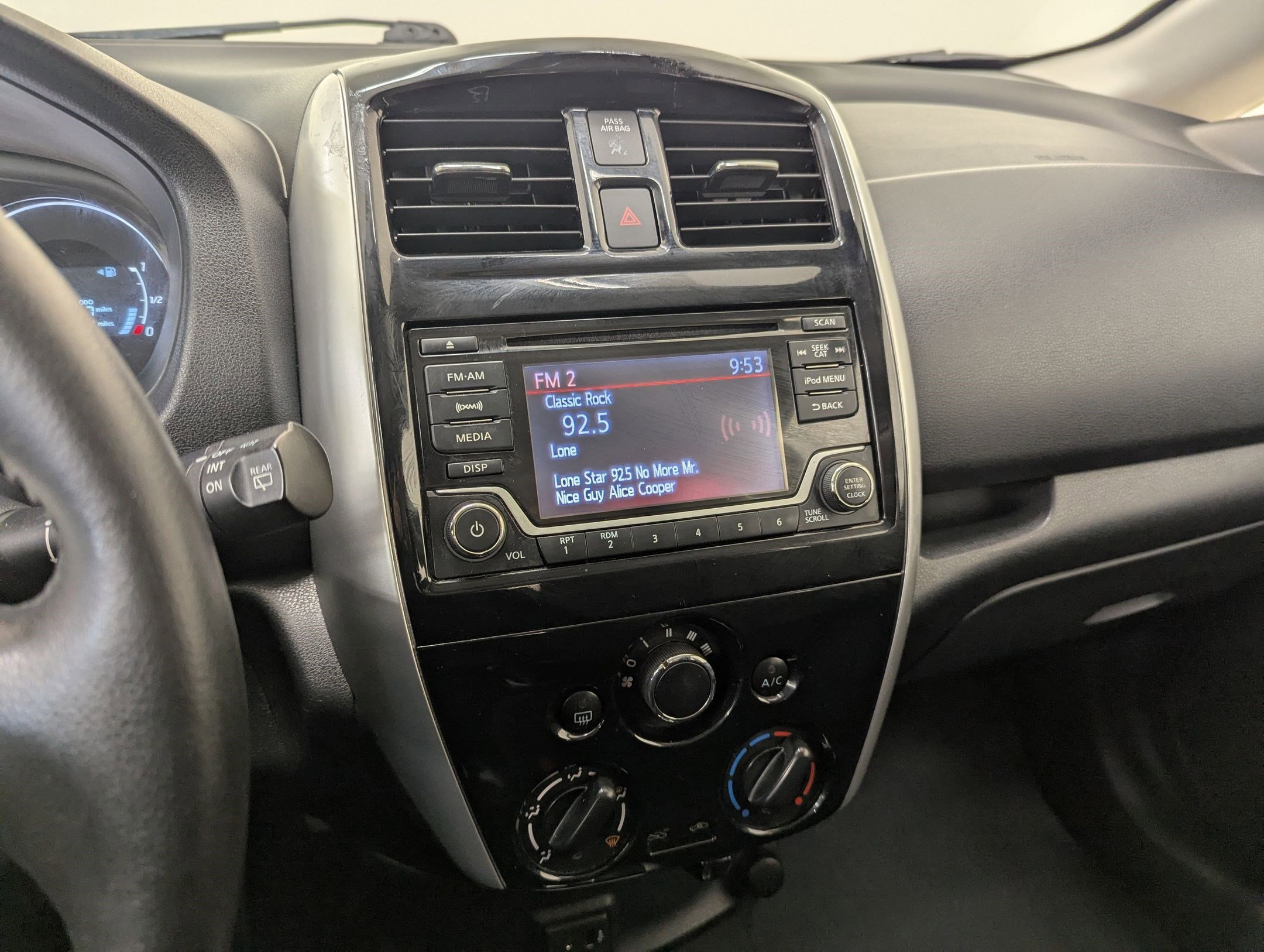 Used 2017 Nissan Versa Note SV image 23