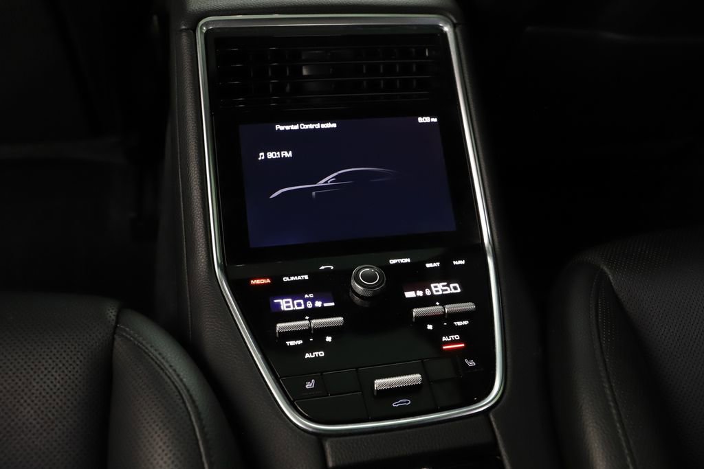 Used 2018 Porsche Panamera 4 image 21