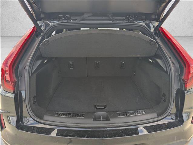 Used 2025 Cadillac XT4 Premium Luxury image 6
