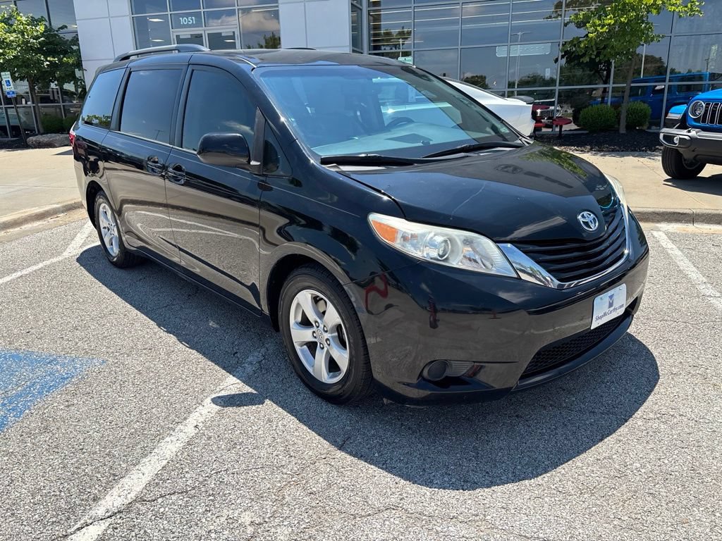 Used 2017 Toyota Sienna LE FWD image 7