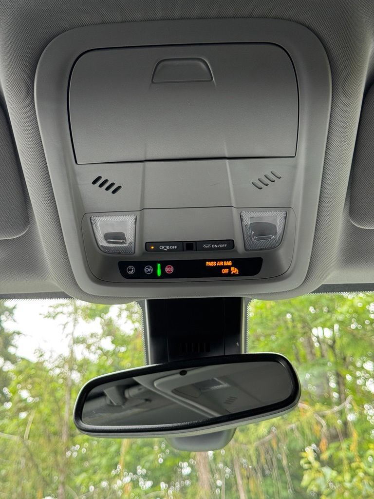 Used 2024 GMC Terrain SLE AWD/4WD image 16